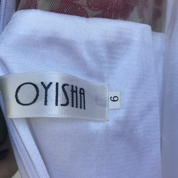 White with burgundy lace single sleeve gown - Picture 4 of 5